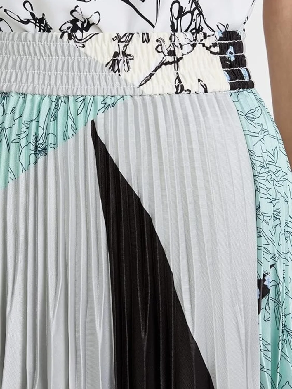 Club Monaco Pleated Skirt - Picture 5 of 6